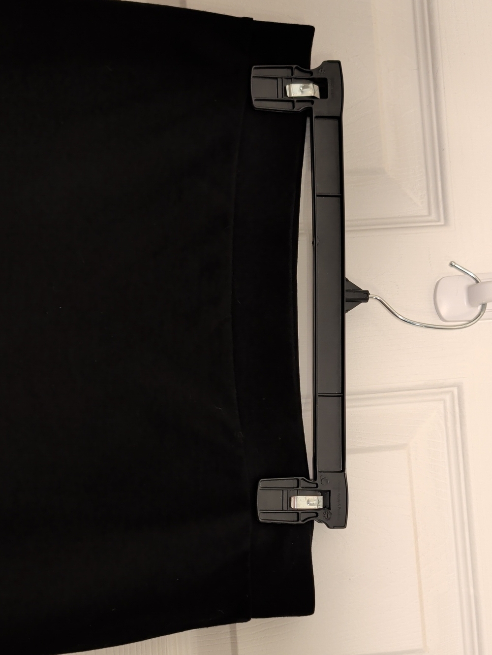Like New Liz Claiborne Ponte Skirt Size Medium - Picture 2 of 4